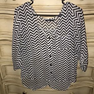 blouse w/ open back 🎉sale🎉